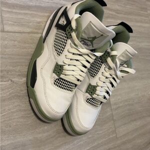 Nike Women’s Retro 4 Seafoam